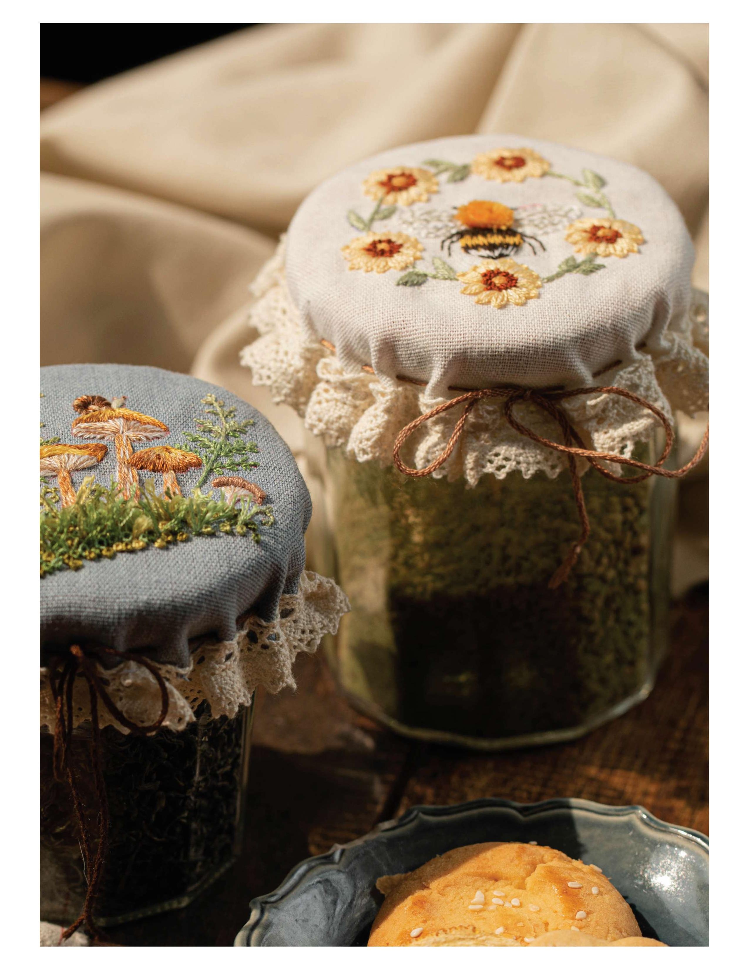 Thêu Ngay Không Cần Hoa Tay - Kỹ Thuật Thêu Hiện Đại Cho Người Mới Học ...