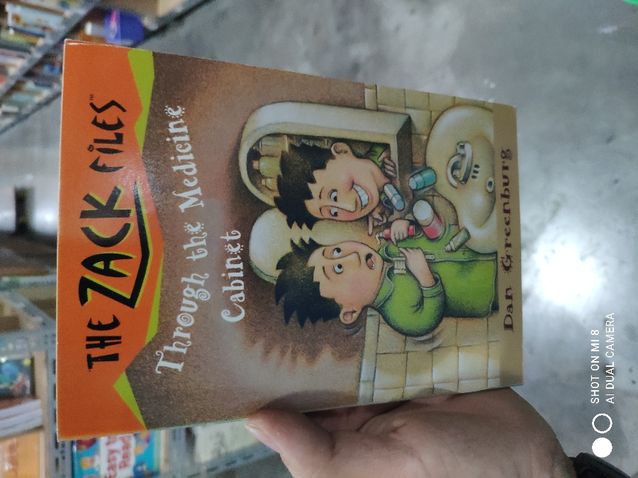 [Phiên chợ sách cũ] Zack Files 02 Through the Medicine