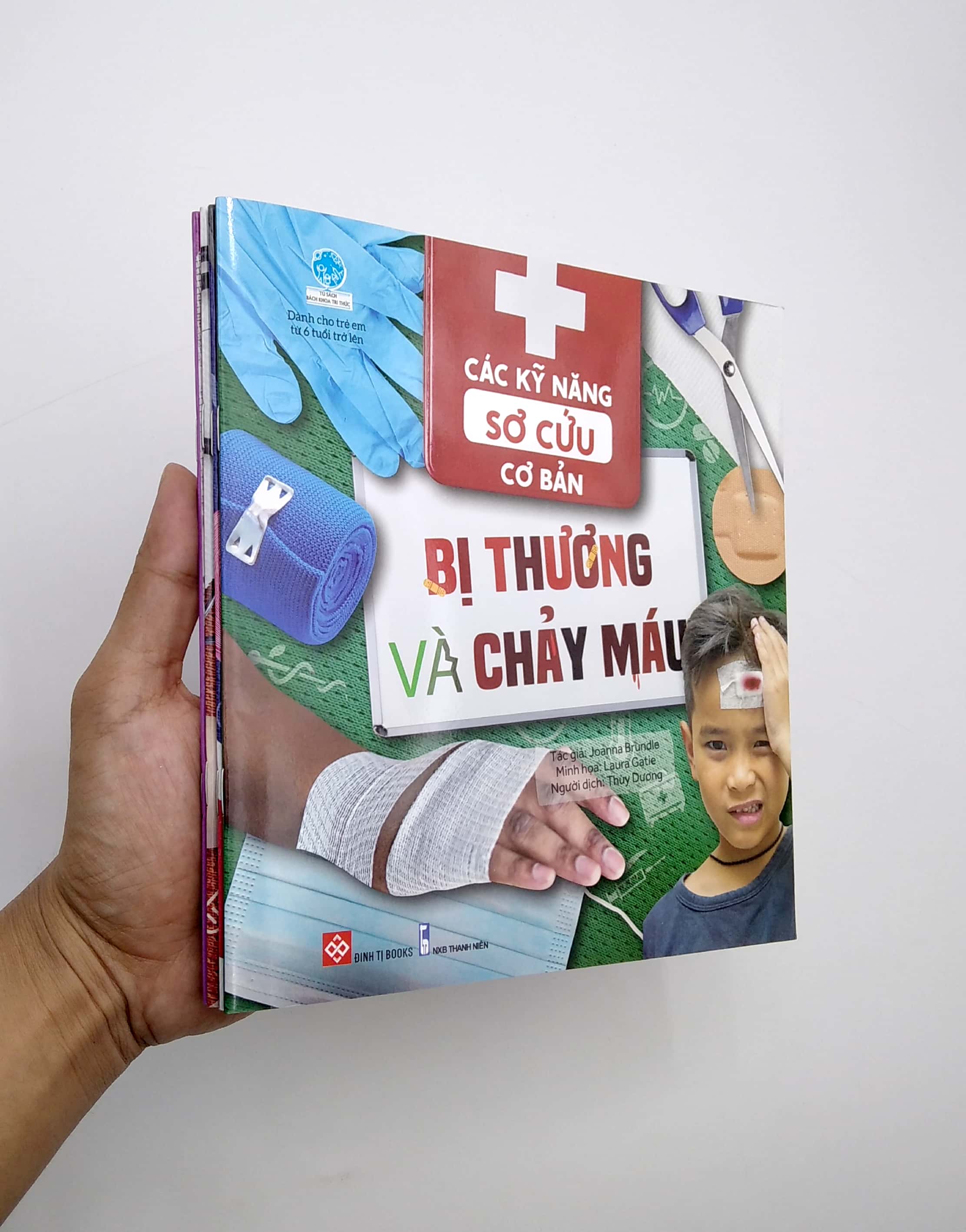 Bộ Sách Các Kỹ Năng Sơ Cứu Cơ Bản PDF Bộ Sách Các Kỹ Năng Sơ Cứu Cơ Bản PDF