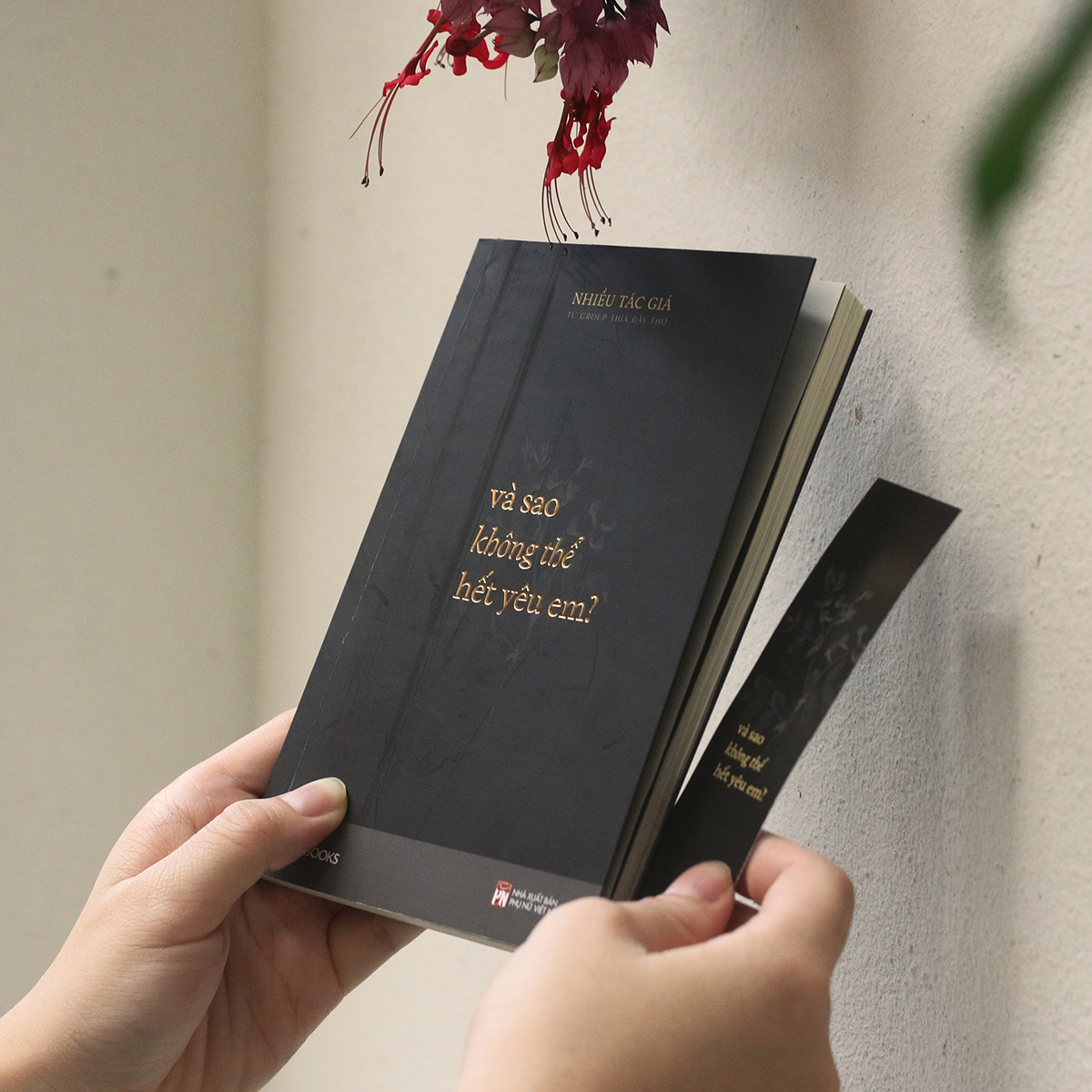 Sách Và Sao Không Thể Hết Yêu Em? - Tặng Kèm Bookmark + 3 Postcards ...