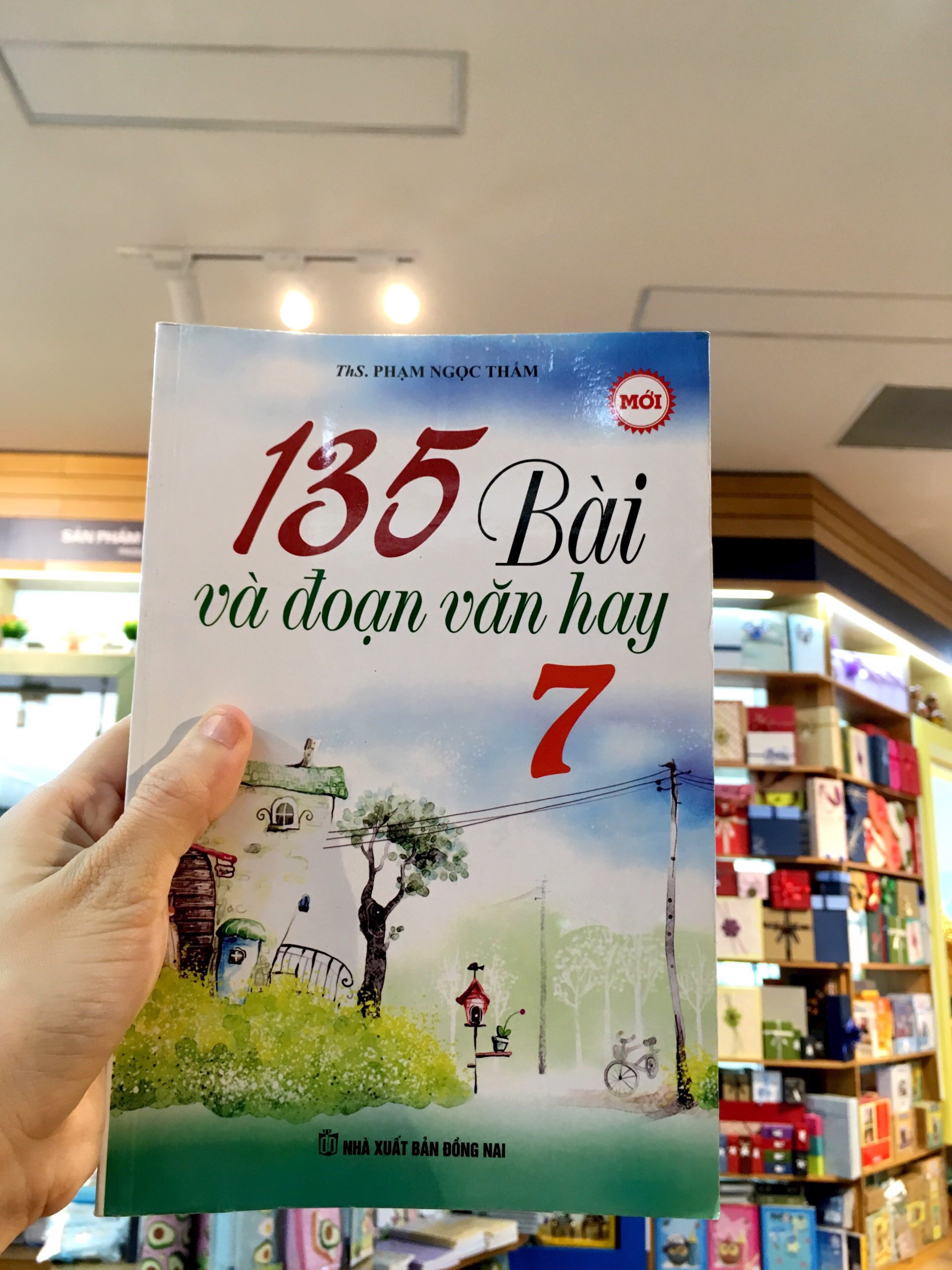 135 Bài Và Đoạn Văn Hay Lớp 7 PDF đọc ebook online, epub online, nghe sách nói audio miễn phí.