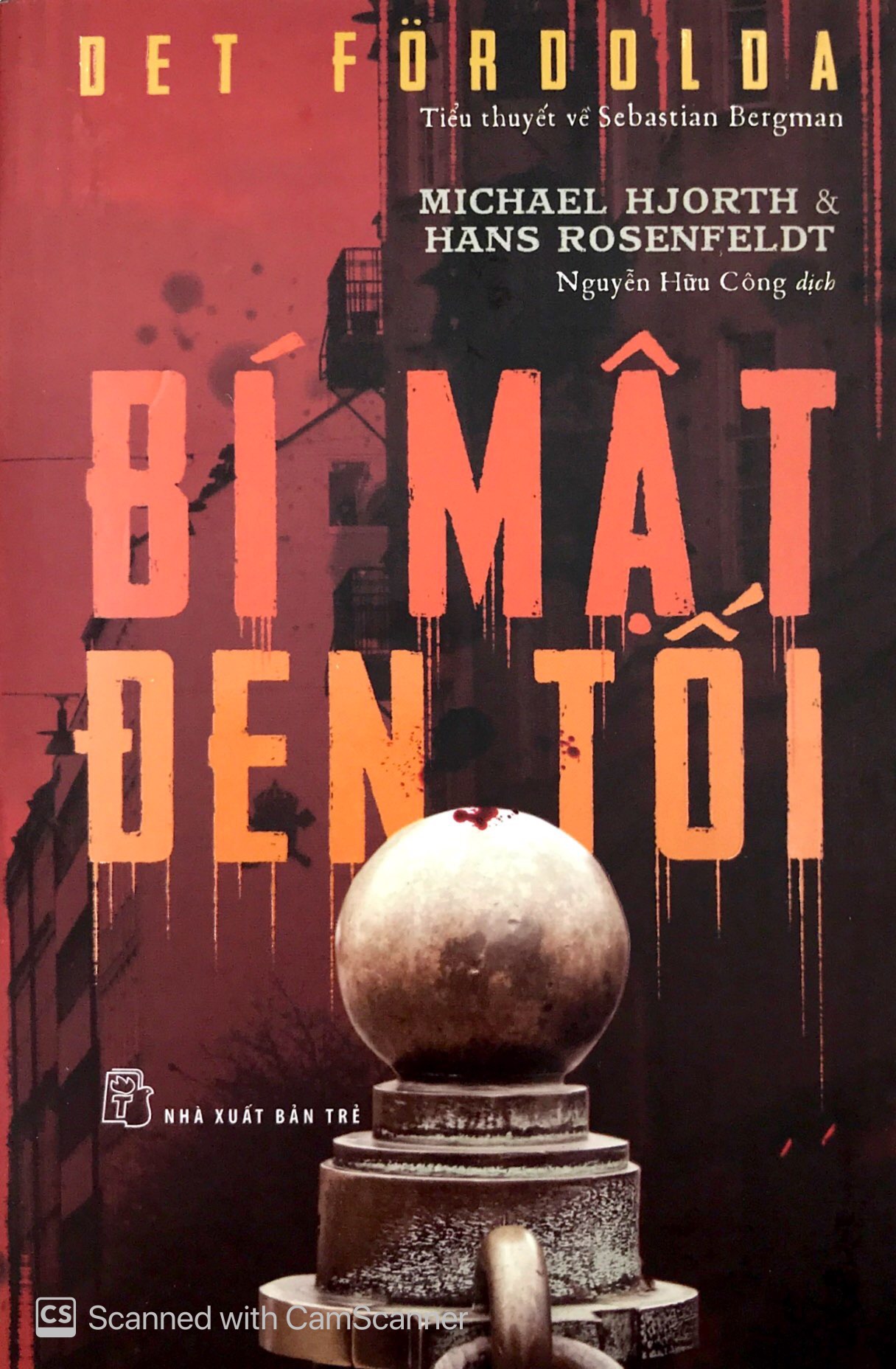 Bí Mật Đen Tối PDF