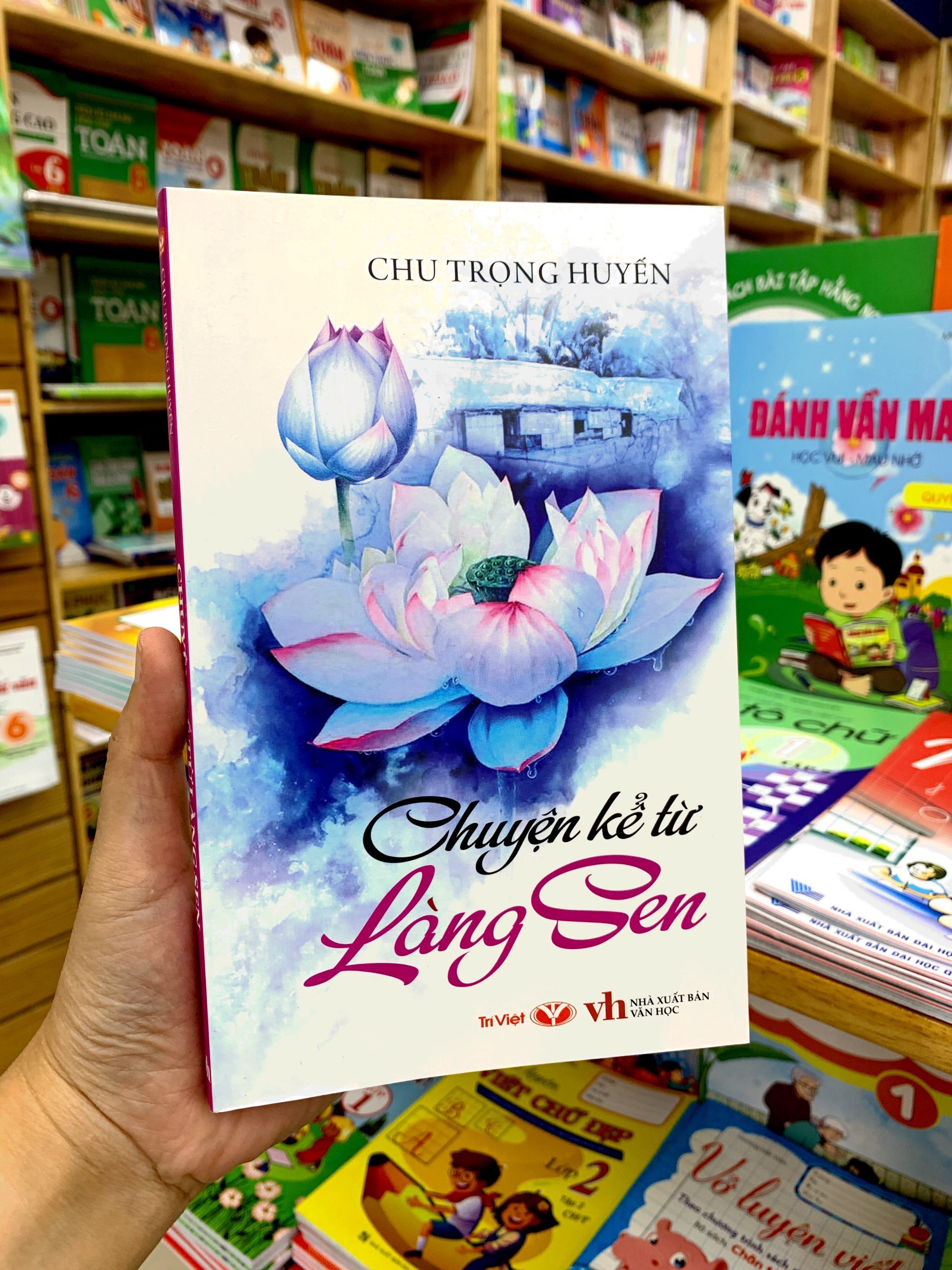 Chuyện Kể Từ Làng Sen PDF đọc ebook online, epub online, nghe sách nói audio miễn phí. Tải sách Chuyện Kể Từ Làng Sen PDF đọc ebook online, epub online, nghe sách nói audio miễn phí.