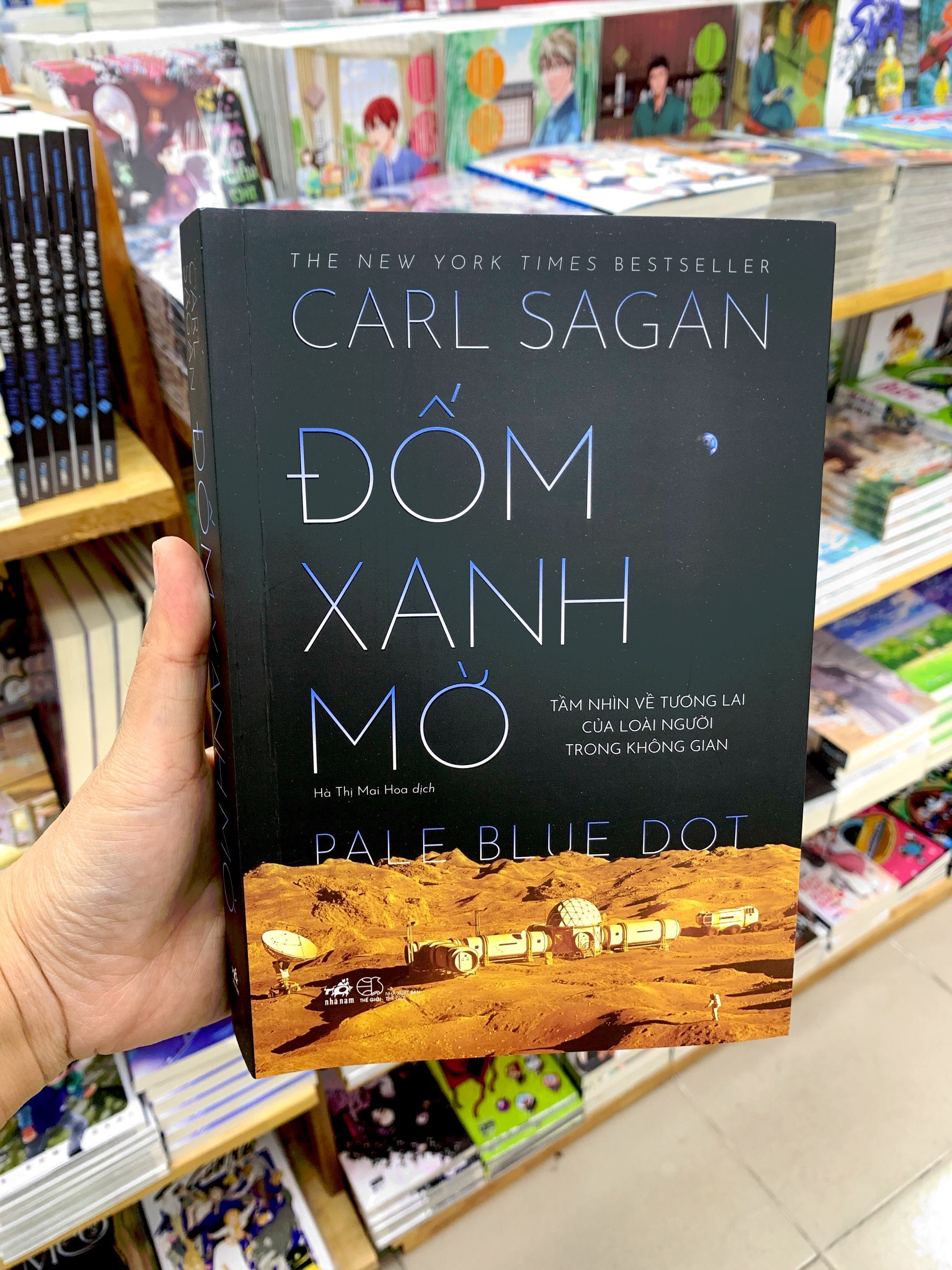 Đốm Xanh Mờ - Tầm Nhìn Về Tương Lai Của Loài Người Trong Không Gian PDF Đốm Xanh Mờ - Tầm Nhìn Về Tương Lai Của Loài Người Trong Không Gian PDF