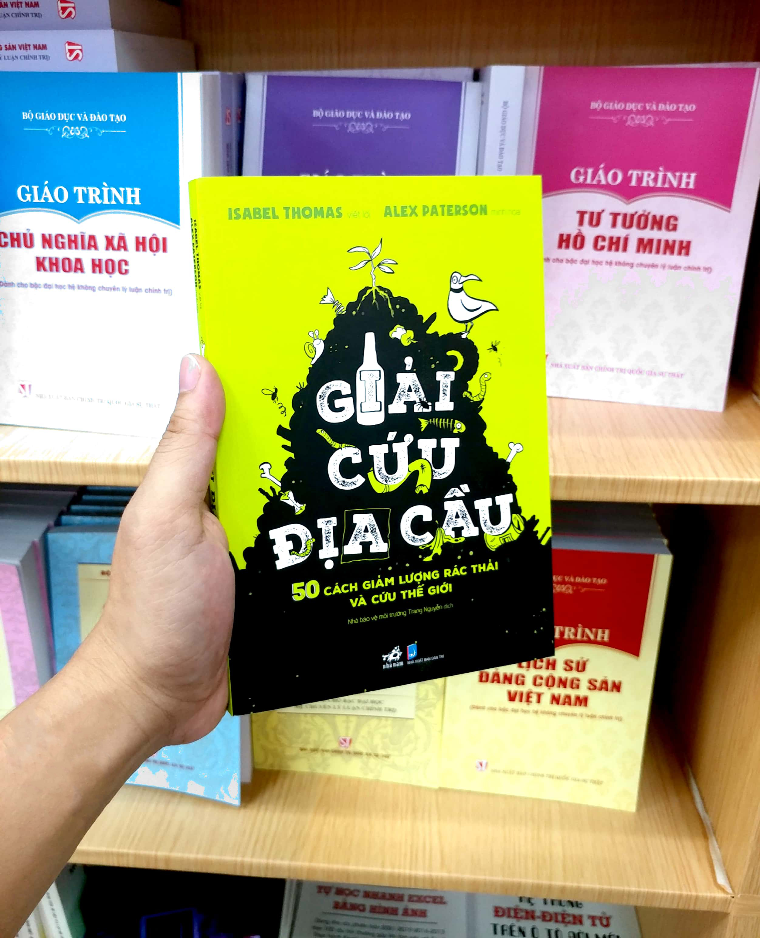 Giải Cứu Địa Cầu - 50 Cách Giảm Lượng Rác Thải Và Cứu Thế Giới PDF đọc ebook online, epub online, nghe sách nói audio miễn phí. Giải Cứu Địa Cầu - 50 Cách Giảm Lượng Rác Thải Và Cứu Thế Giới PDF đọc ebook online, epub online, nghe sách nói audio miễn phí.