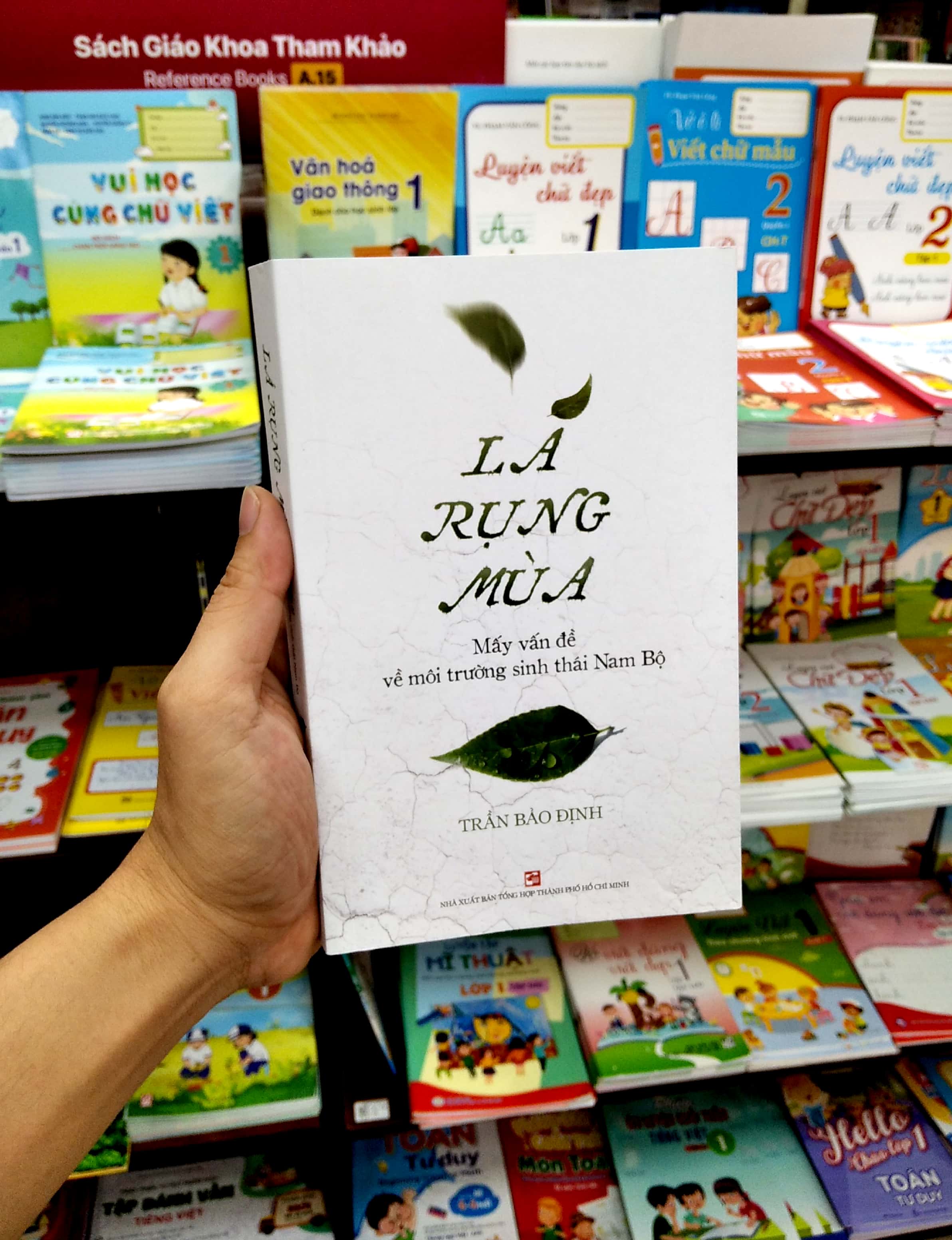 Lá Rụng Mùa PDF Lá Rụng Mùa PDF