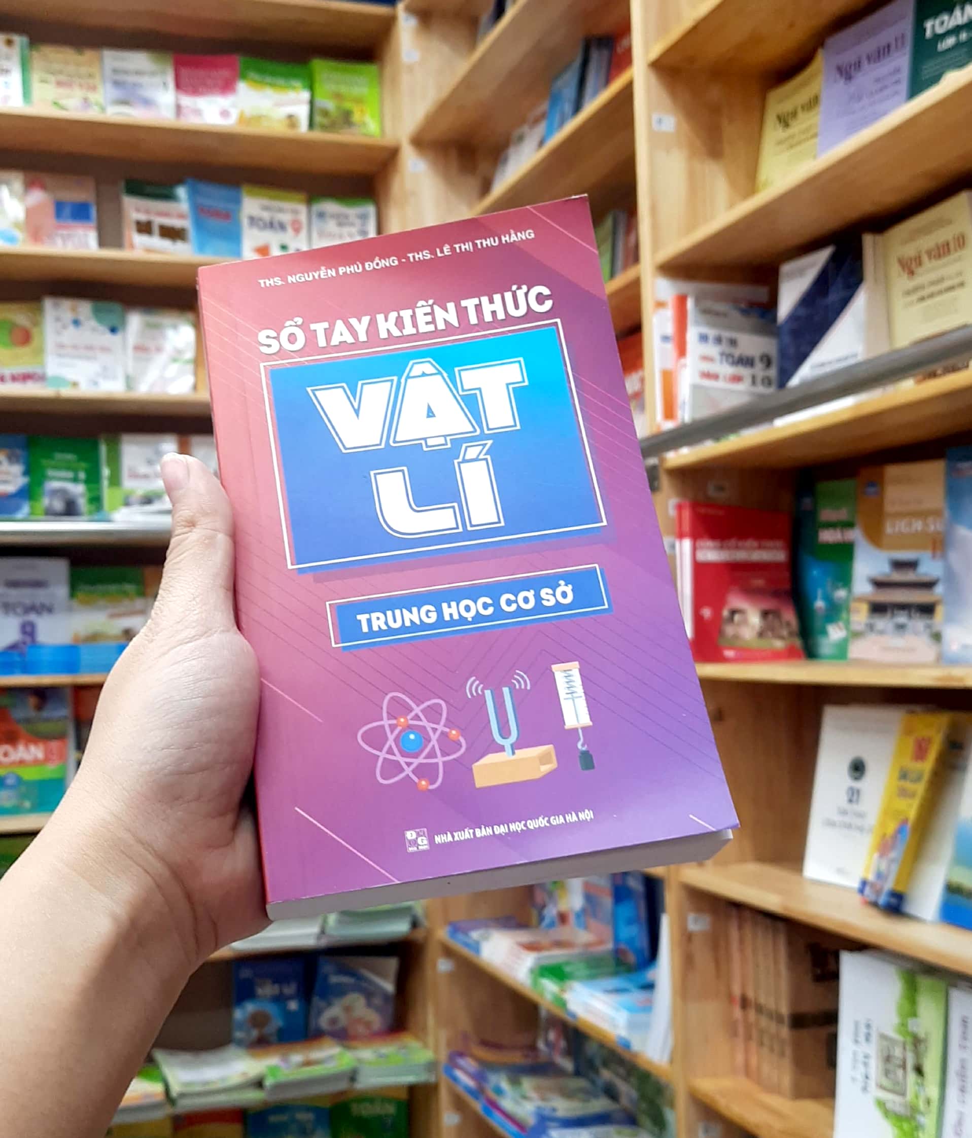 Tải sách Sổ Tay Kiến Thức Vật Lí Trung Học Cơ Sở PDF đọc ebook online, epub online, nghe sách nói audio miễn phí.
