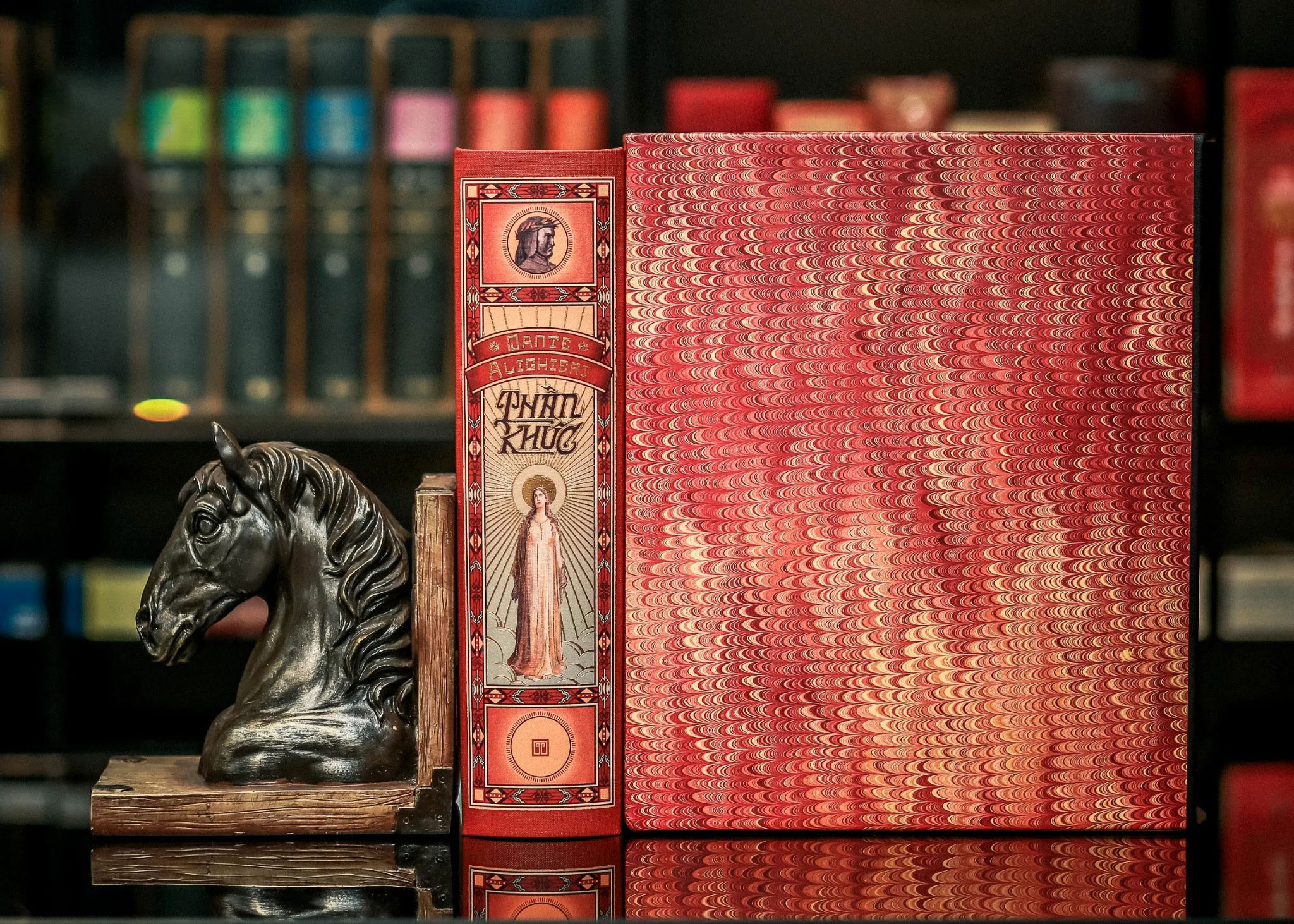 Tải sách Thần Khúc - Ấn Bản Giới Hạn - Bìa Buckram PDF đọc ebook online, epub online, nghe sách nói audio miễn phí.