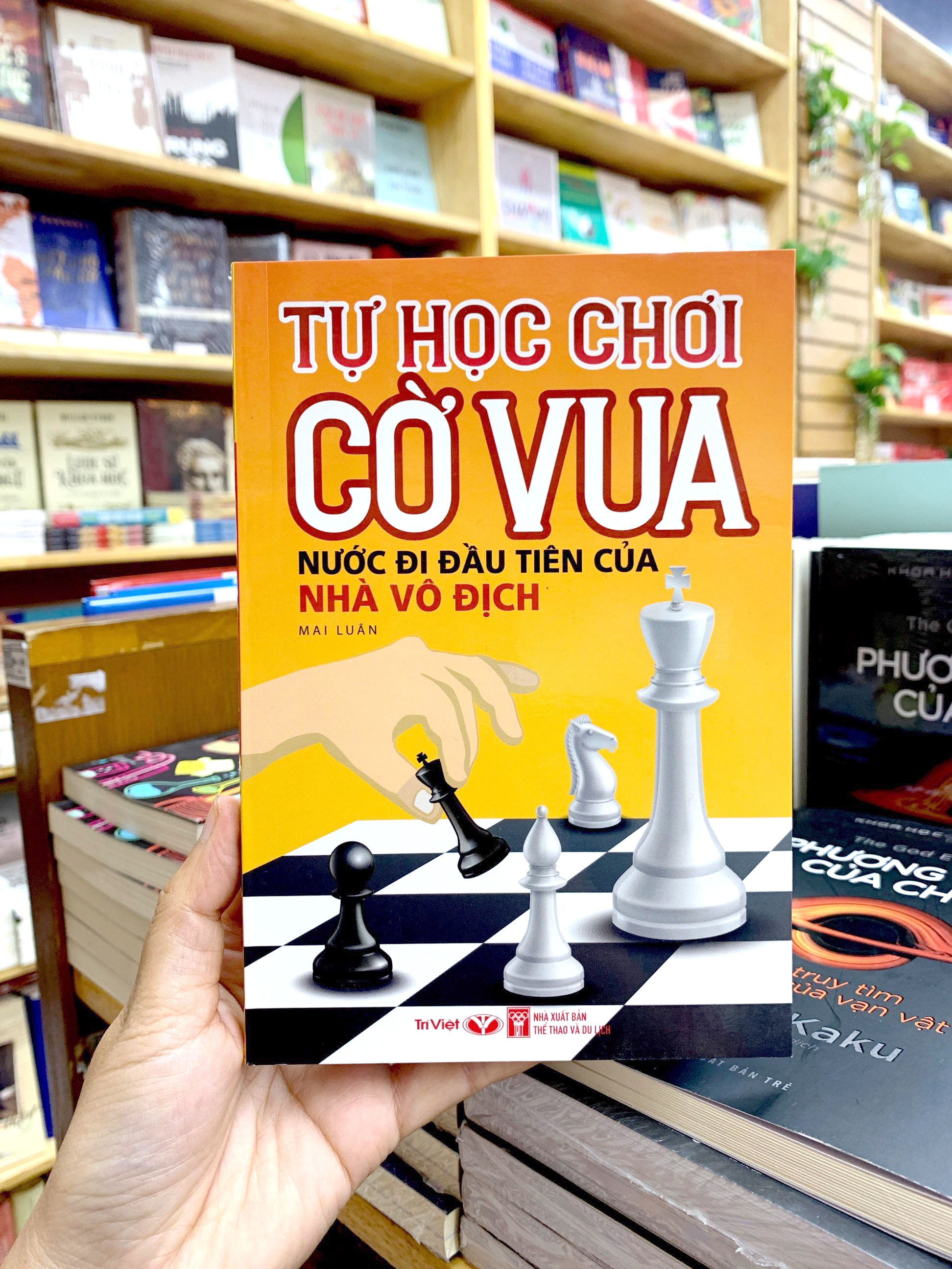 Tự Học Chơi Cờ Vua - Nước Đi Đầu Tiên Của Nhà Vô Địch PDF Tự Học Chơi Cờ Vua - Nước Đi Đầu Tiên Của Nhà Vô Địch PDF