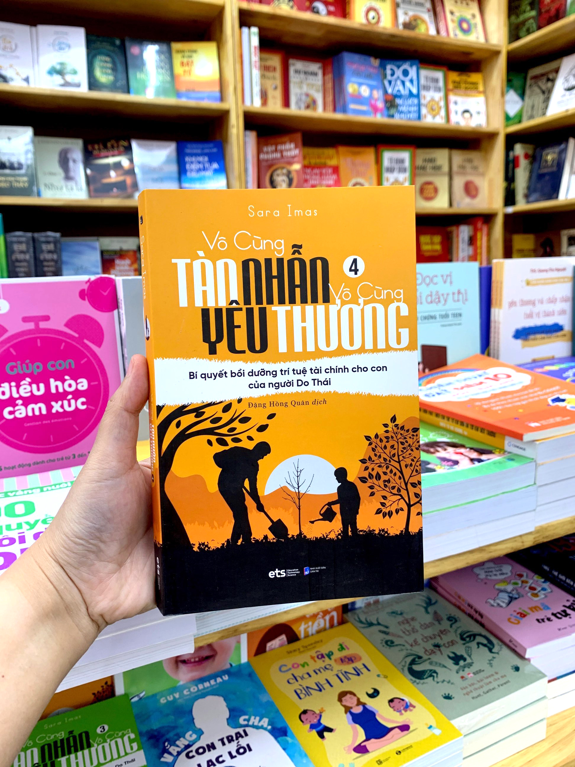 Vô Cùng Tàn Nhẫn Vô Cùng Yêu Thương - Tập 4 PDF đọc ebook online, epub online, nghe sách nói audio miễn phí.