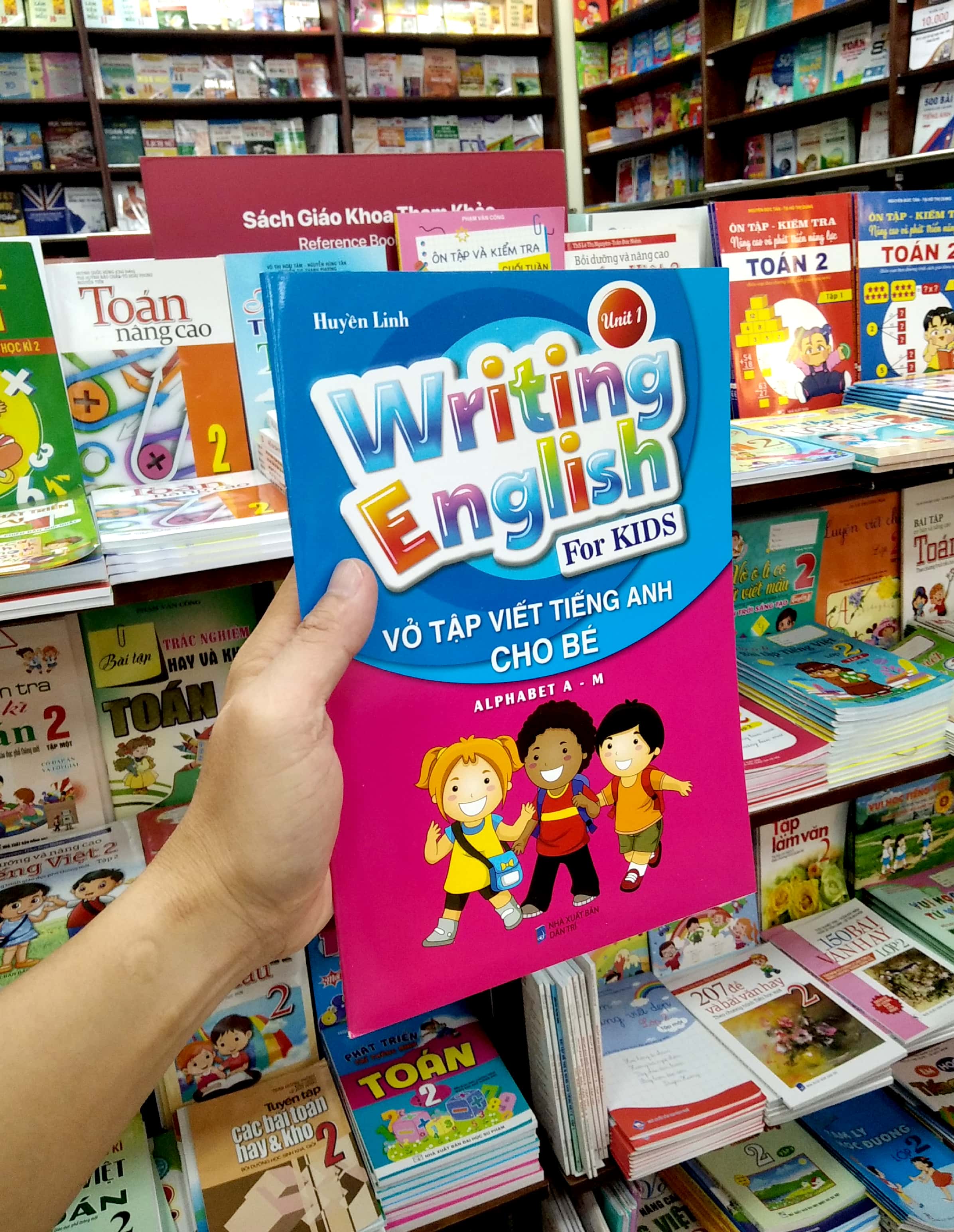 Vở Tập Viết Tiếng Anh Cho Bé - Tập 1 PDF Vở Tập Viết Tiếng Anh Cho Bé - Tập 1 PDF